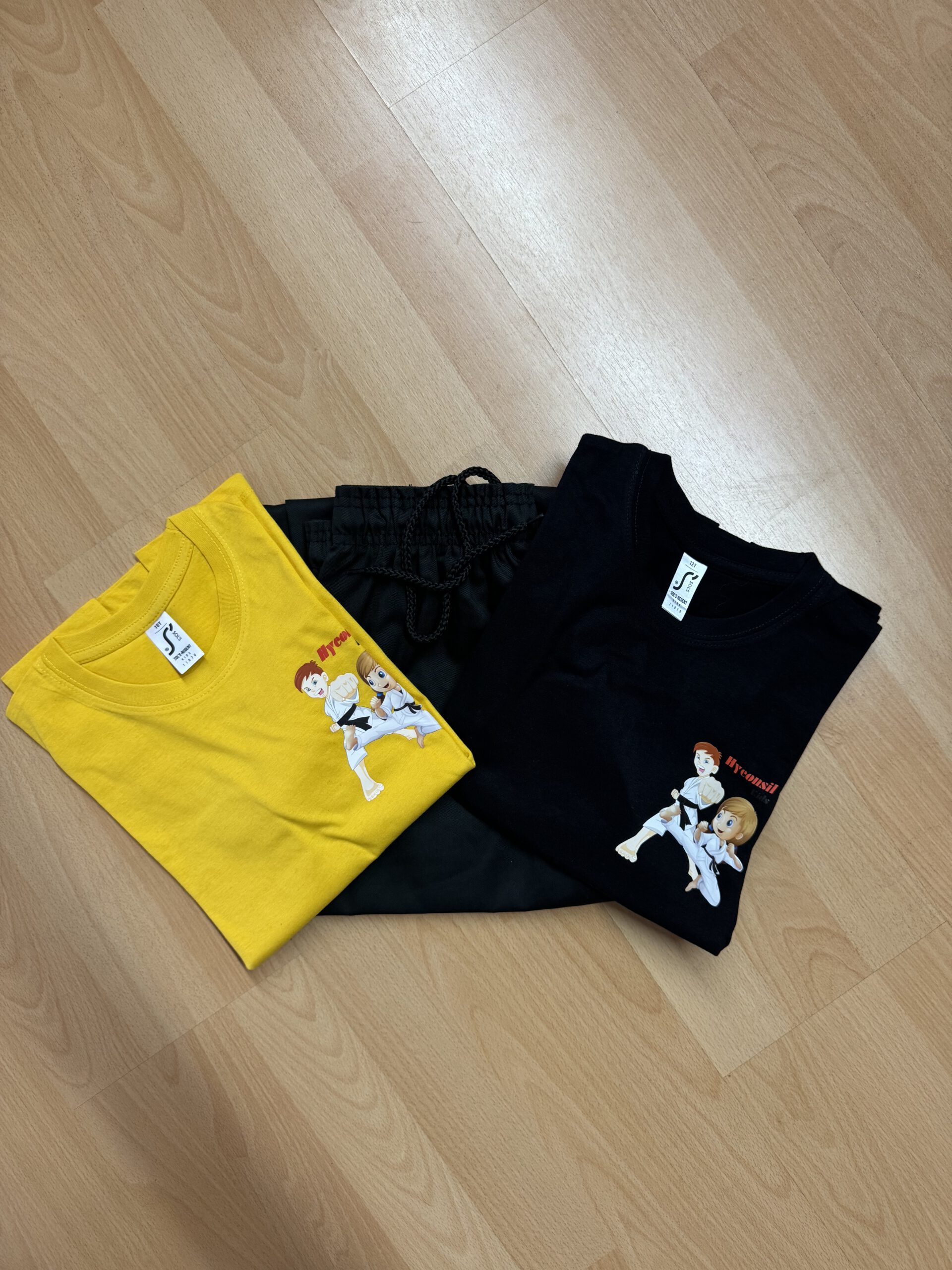 Kombi Pack (Bei Anmeldung) Hose, Shirt Gold & Black